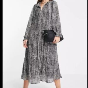 Mango Black and Gray Maxi Dress gently worn